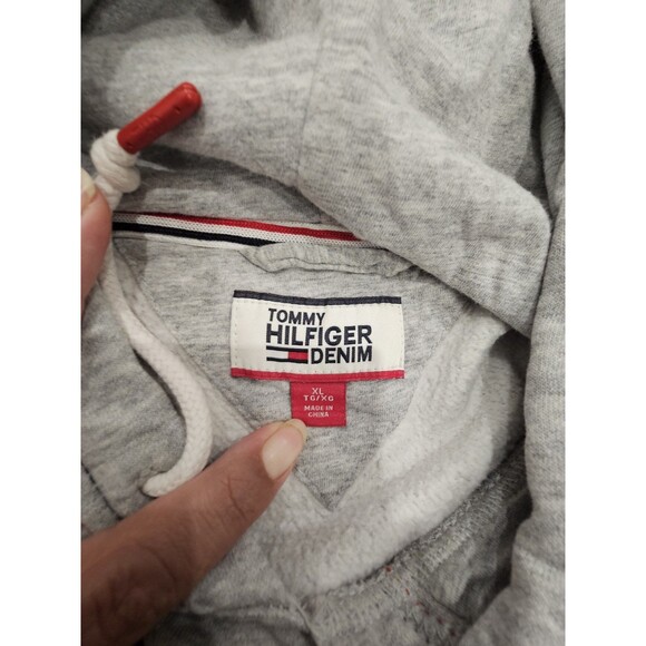 Tommy Hilfiger Denim Men's  Grey Hoodie Spell Out Flag Logo Graphic Size XL - Picture 2 of 5